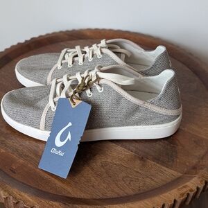 NWT Olukai Women Pehuea Li Lace up Canvas Sneakers Shoes, Size 8.5, Tapa/White